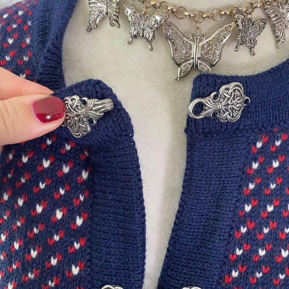 L.L Bean Whimsygoth 100% Wool Blue Red Heart Silver Clasp Romantic Knit Cardigan - Picture 5 of 8
